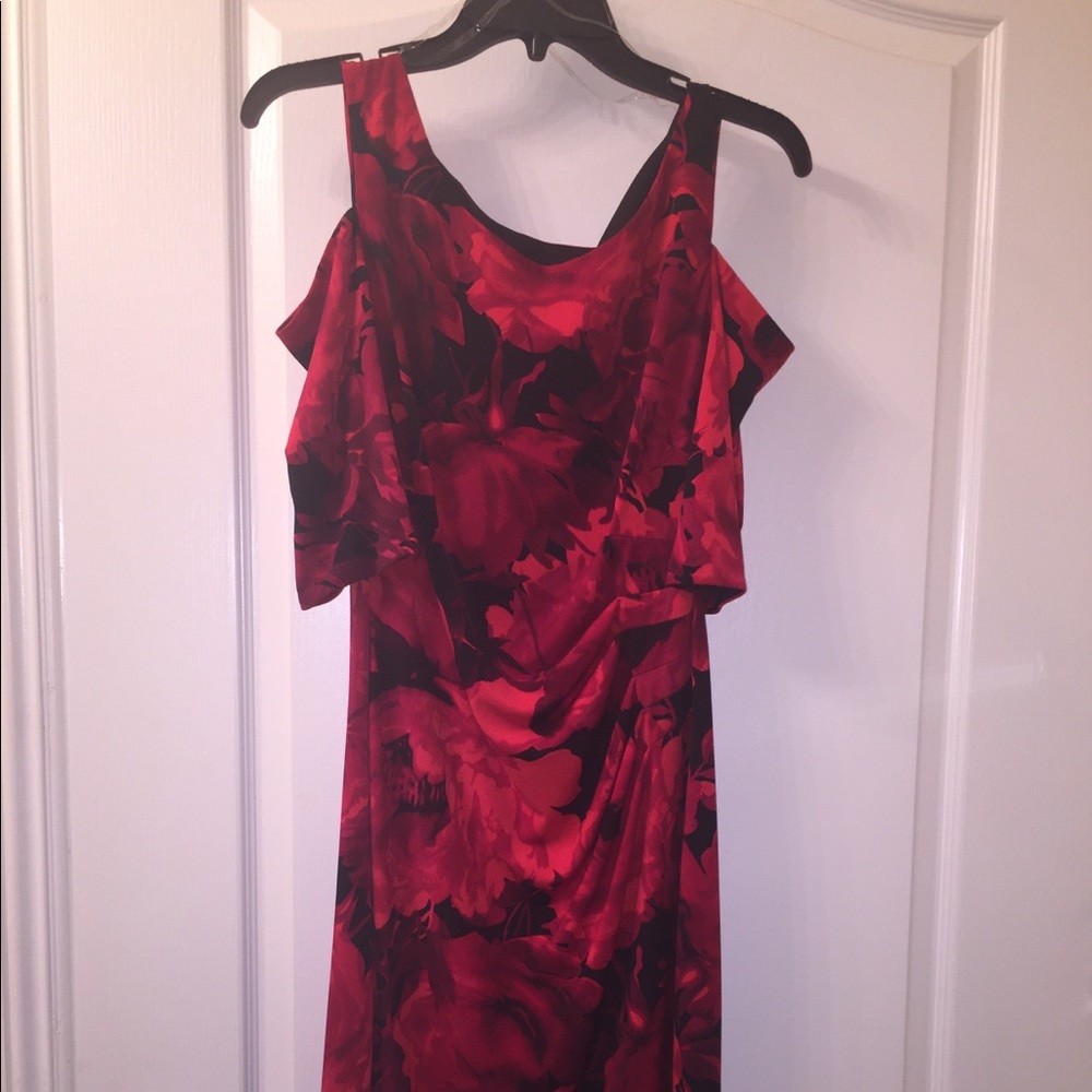 NWT RED/ BLACK COLD SHOULDER ROSE DRESS - Picture 5 of 6